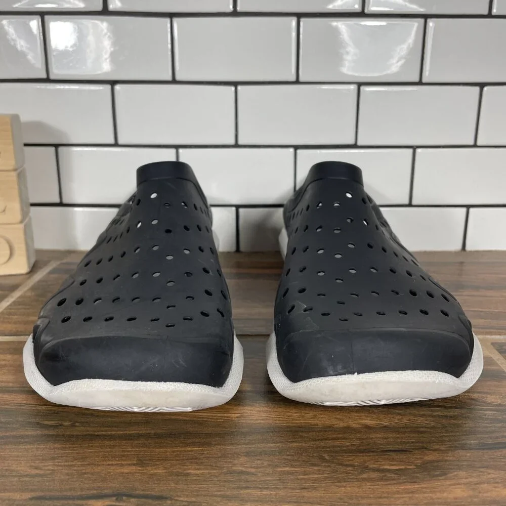CROCS Swiftwater Wave Shoes Mens Size 7 Black Gray Slip On Water Sandals